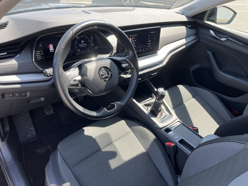 Skoda Octavia Combi 2.0 TDI Blackline 11