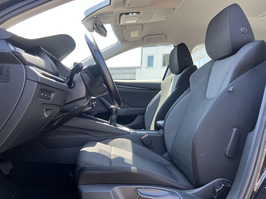 Skoda Octavia Combi 2.0 TDI Blackline 12