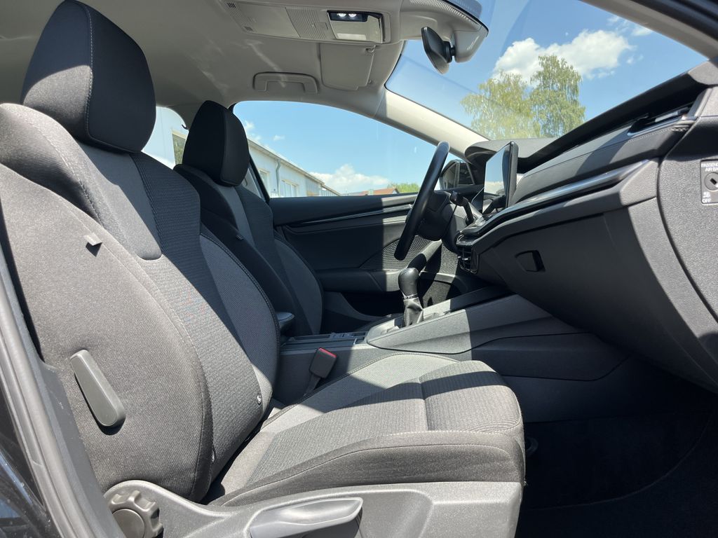 Skoda Octavia Combi 2.0 TDI Blackline 14