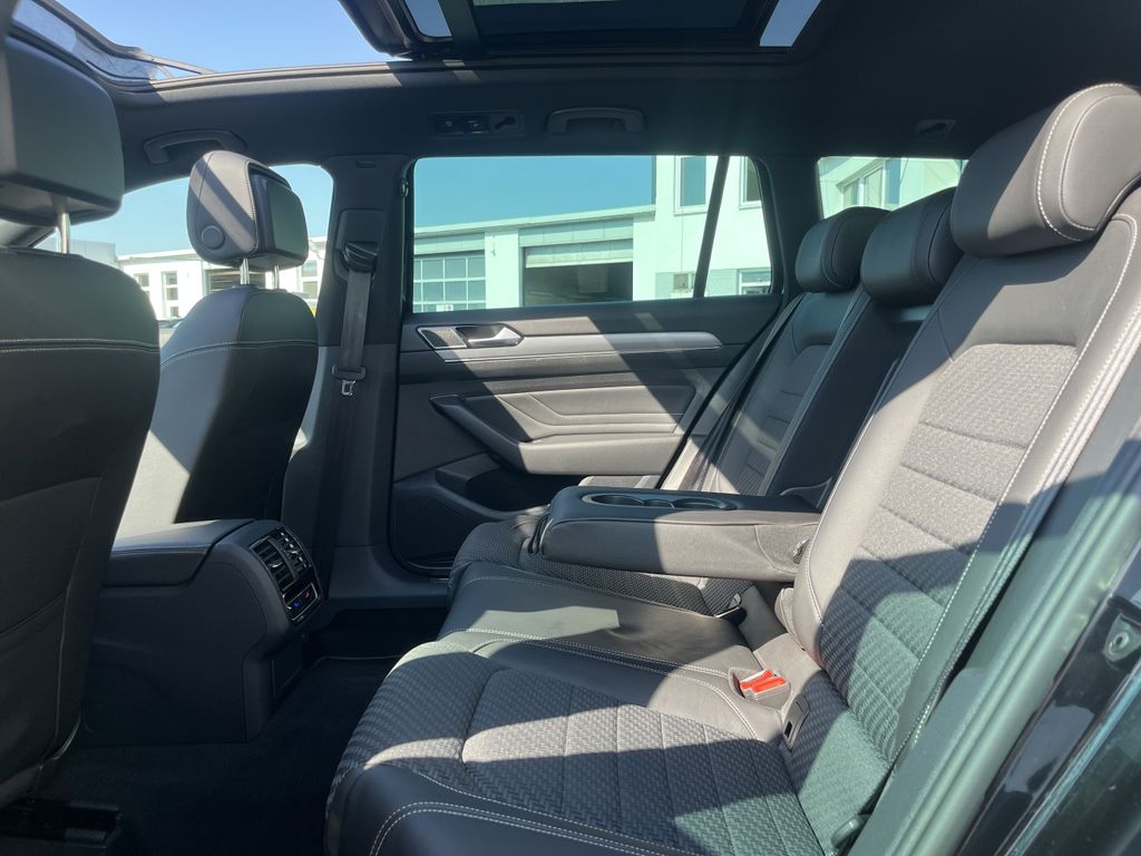 Volkswagen Passat Variant 1.5 TSI DSG R-LINE 15