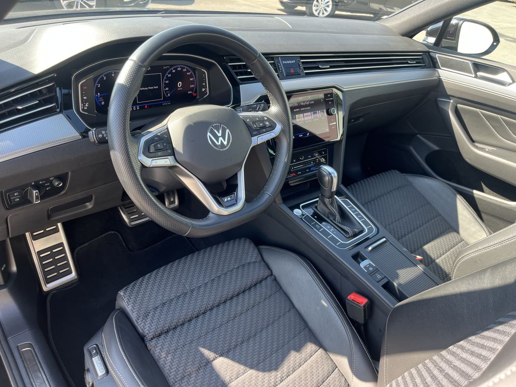 Volkswagen Passat Variant 1.5 TSI DSG R-LINE 10