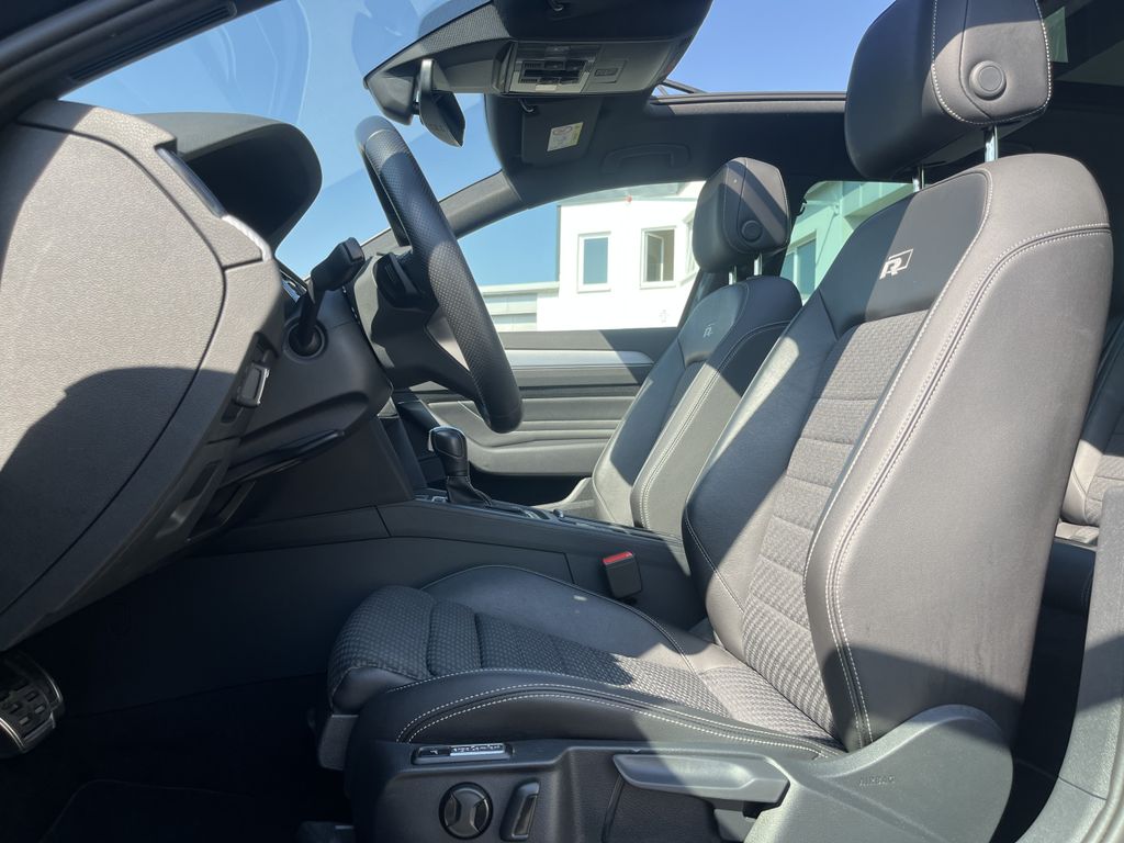 Volkswagen Passat Variant 1.5 TSI DSG R-LINE 11