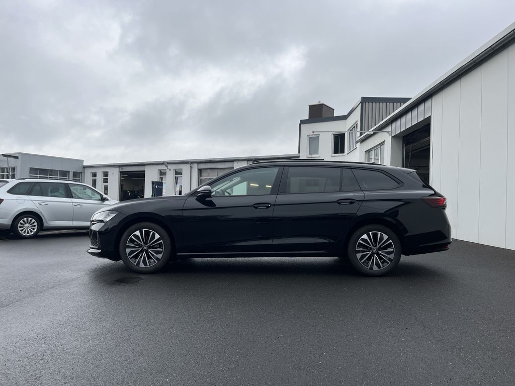 Skoda Superb Combi 2.0 TDI DSG Selection AHK PANO Head 2