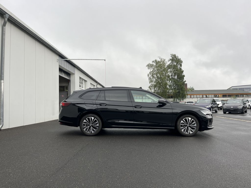 Skoda Superb Combi 2.0 TDI DSG Selection AHK PANO Head 5