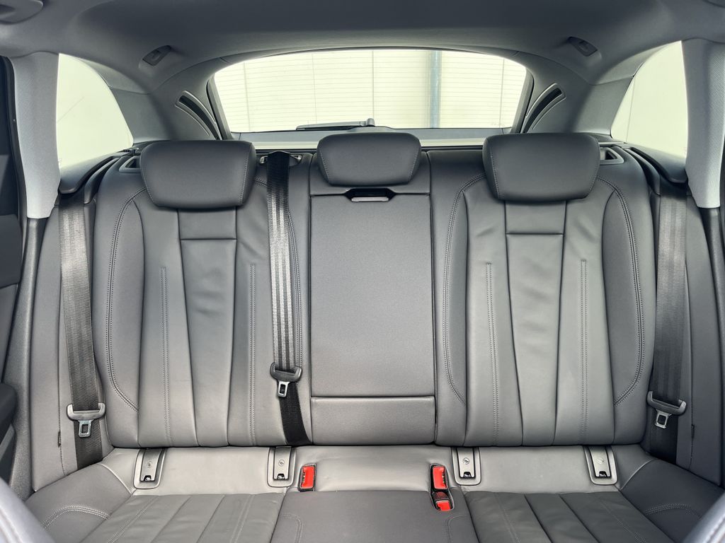 Audi A4 Avant 40 2.0 TFSI quattro advanced 18