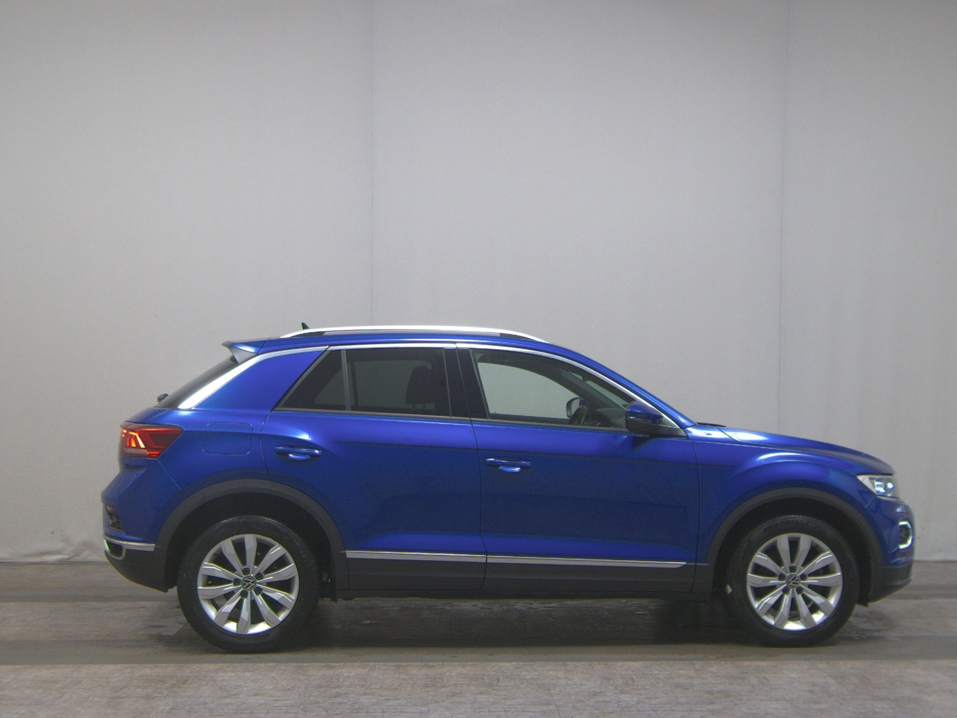 Volkswagen T-Roc 2.0 TDI Sport Navi LED AID RfK ACC StHzg