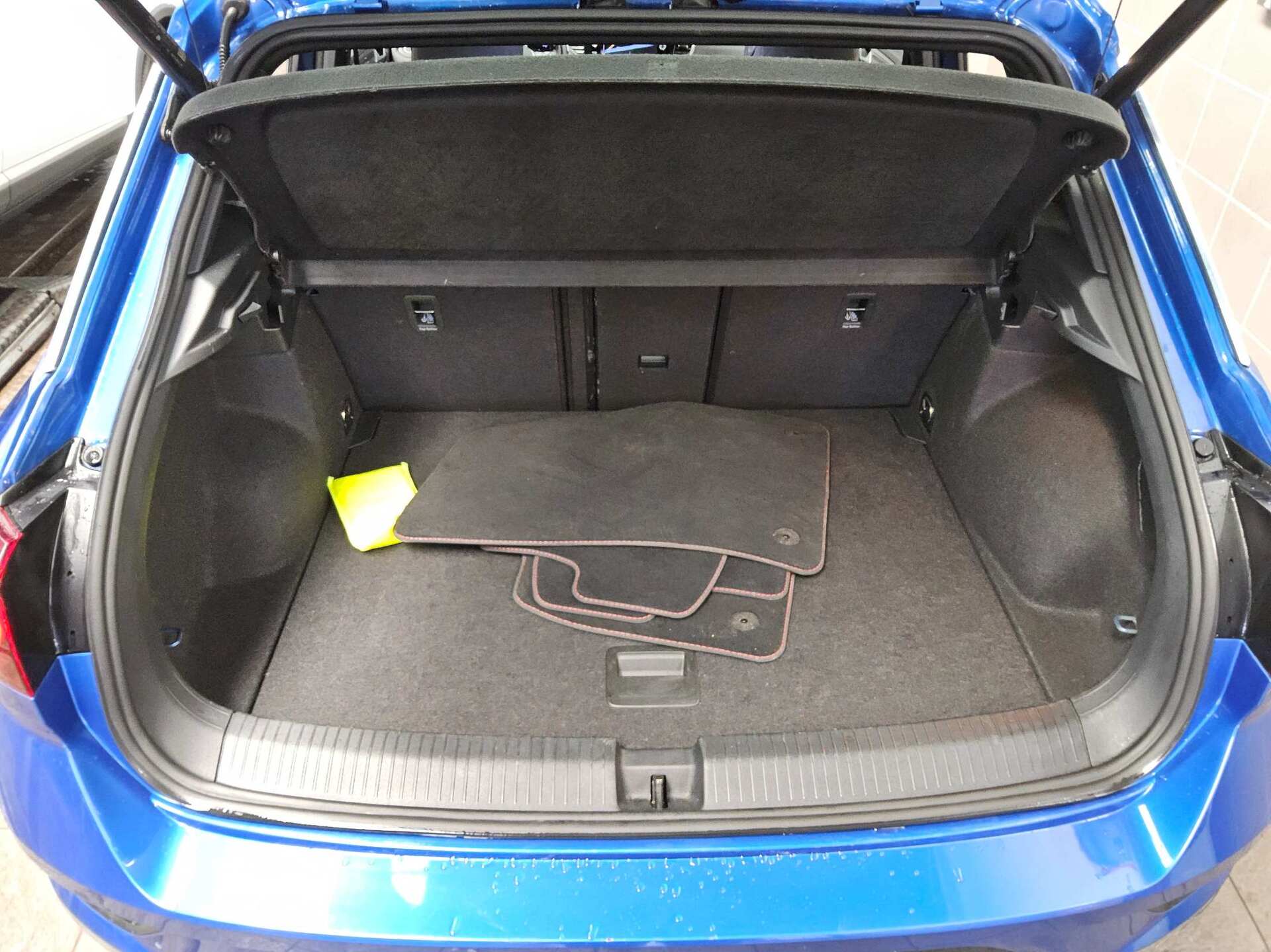 Volkswagen T-Roc 2.0 TDI Sport Navi LED AID RfK ACC StHzg 11