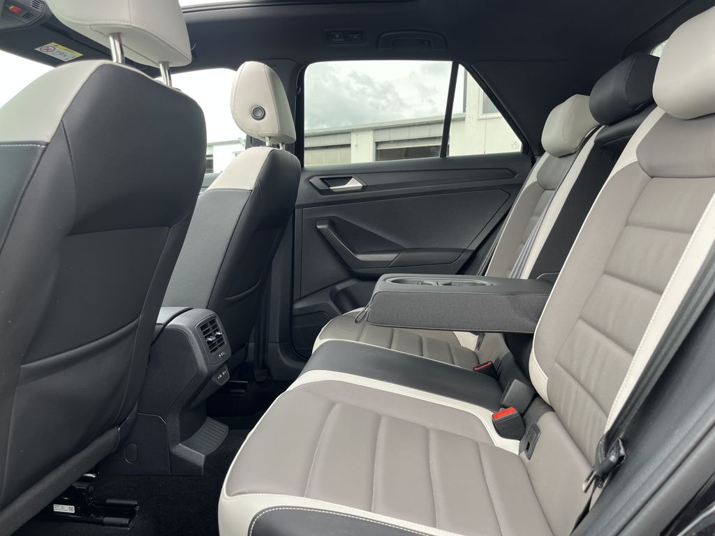 Volkswagen T-Roc 2.0 TSI 4Mo. DSG SPORT 17