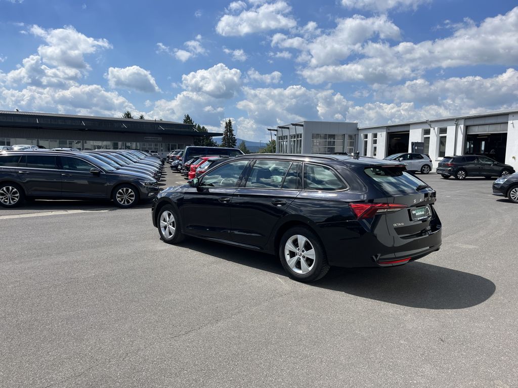 Skoda Octavia Combi 1.5 TSI DSG Blackline 11