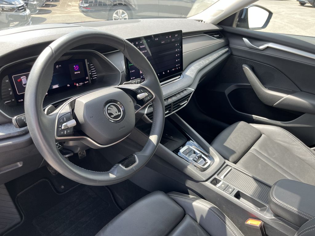 Skoda Octavia Combi 1.5 TSI DSG Blackline 12