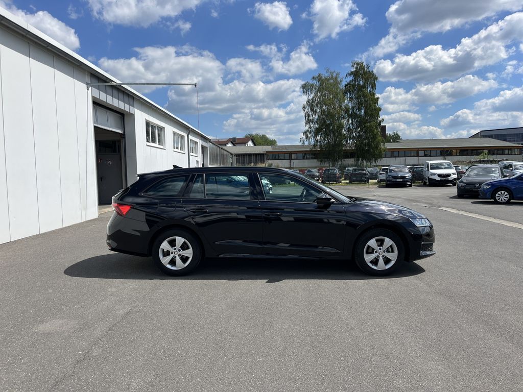 Skoda Octavia Combi 1.5 TSI DSG Blackline 6