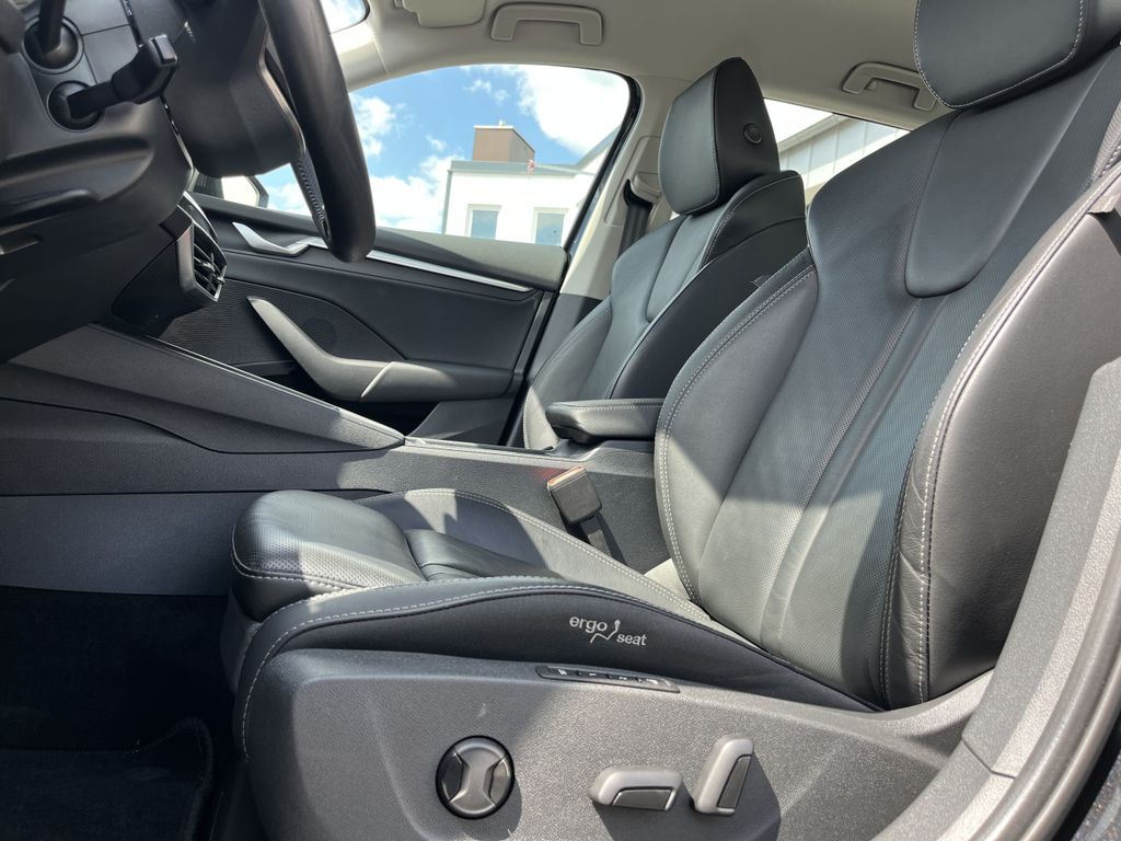 Skoda Octavia Combi 1.5 TSI DSG Blackline 13