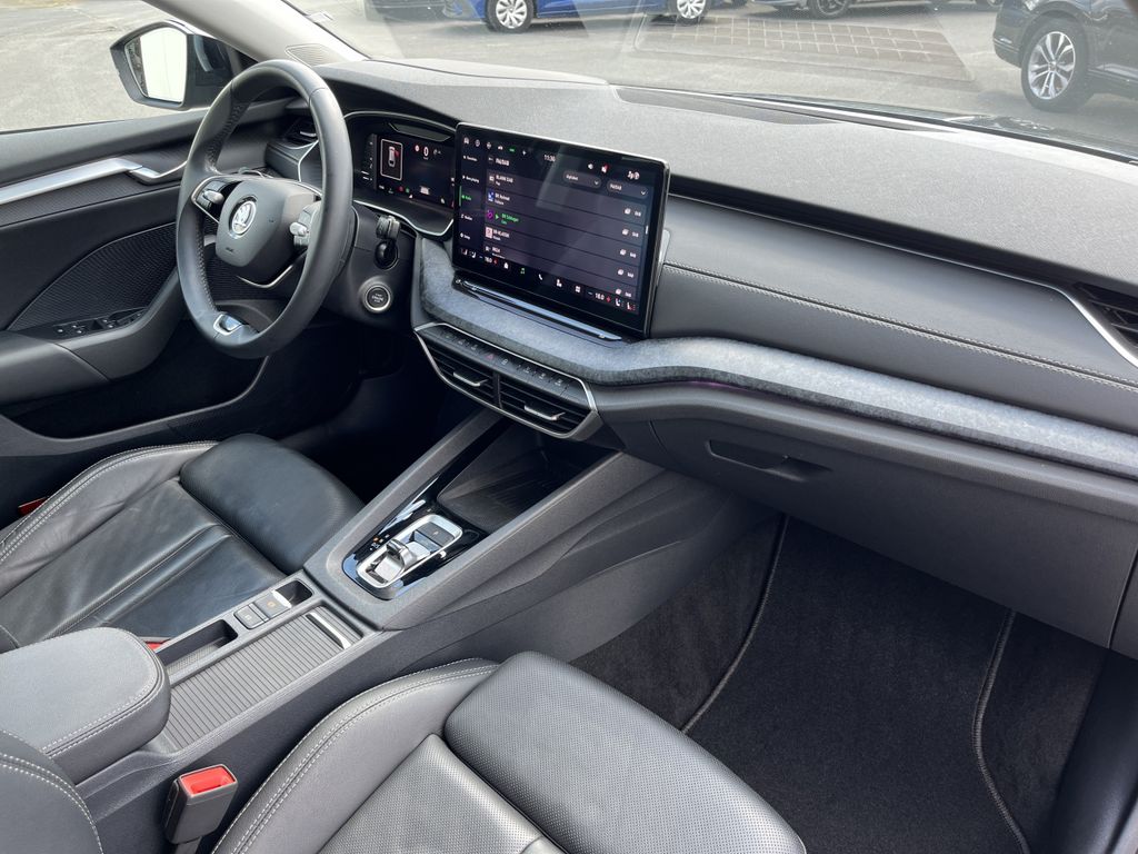 Skoda Octavia Combi 1.5 TSI DSG Blackline 14