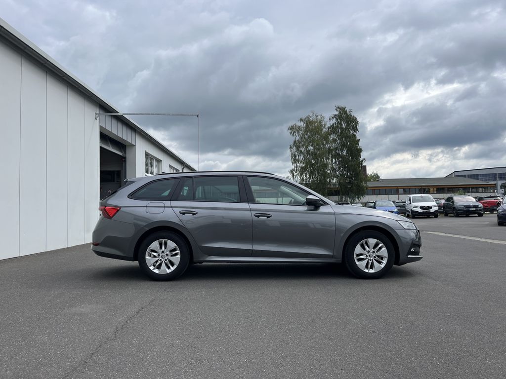 Skoda Octavia Combi 2.0 TDI DSG Blackline 5