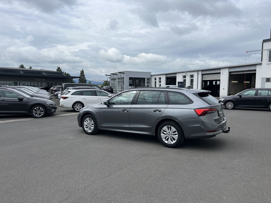 Skoda Octavia Combi 2.0 TDI DSG Blackline 11