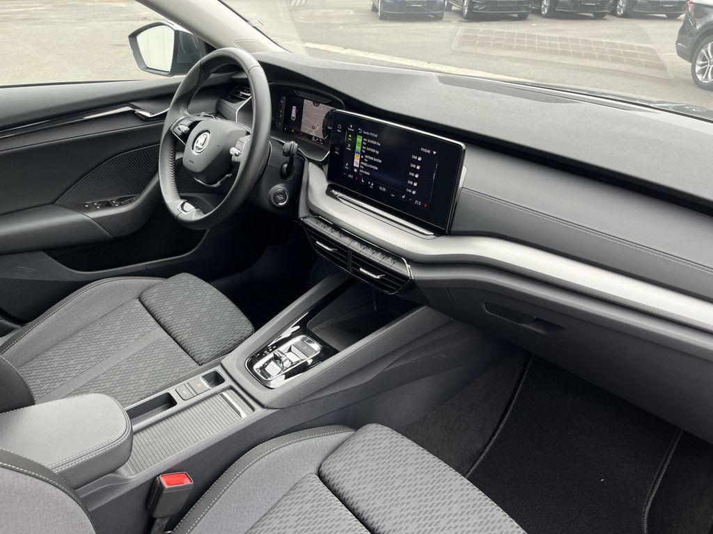 Skoda Octavia Combi 2.0 TDI DSG Blackline 14