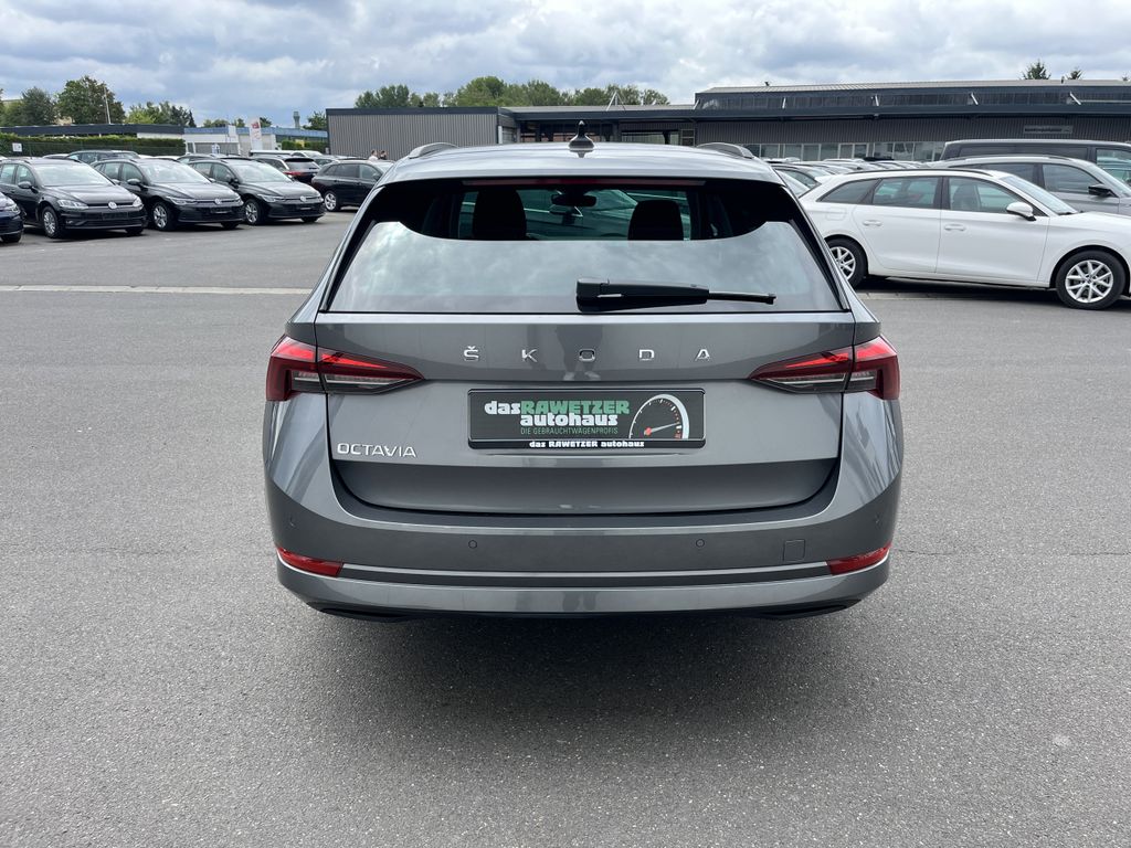 Skoda Octavia Combi 2.0 TDI DSG Blackline 9