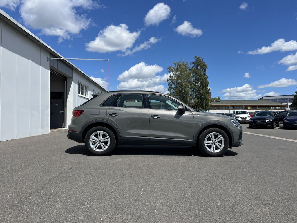 Audi Q3 35 2.0 TDI quattro S tronic AHK STHZ LEDER 36 5