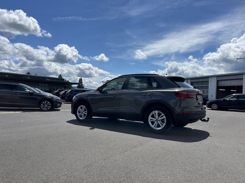 Audi Q3 35 2.0 TDI quattro S tronic AHK STHZ LEDER 36 10