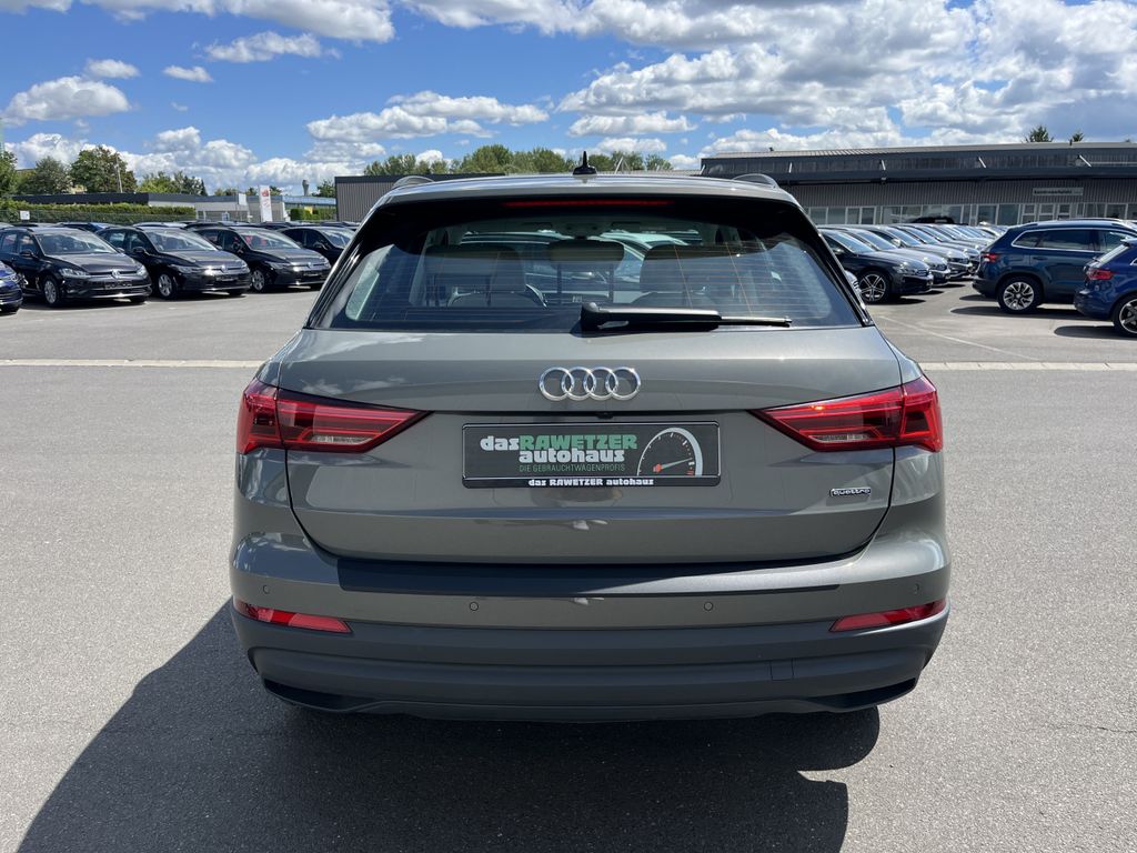 Audi Q3 35 2.0 TDI quattro S tronic AHK STHZ LEDER 36 9