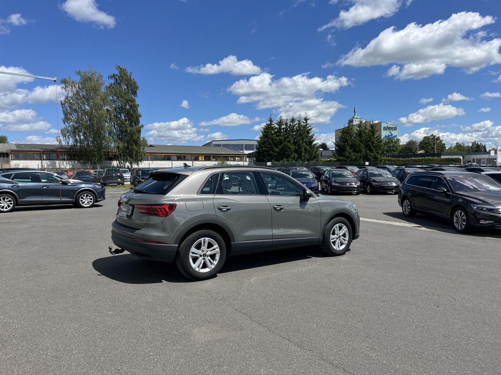 Audi Q3 35 2.0 TDI quattro S tronic AHK STHZ LEDER 36 8