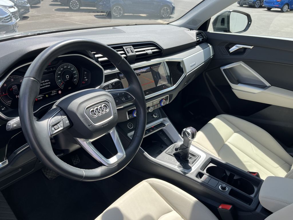 Audi Q3 35 2.0 TDI quattro S tronic AHK STHZ LEDER 36 12