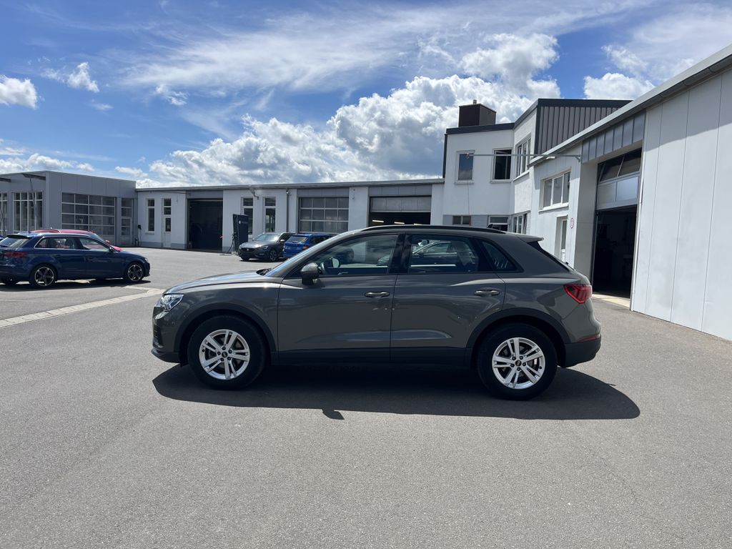 Audi Q3 35 2.0 TDI quattro S tronic AHK STHZ LEDER 36 3