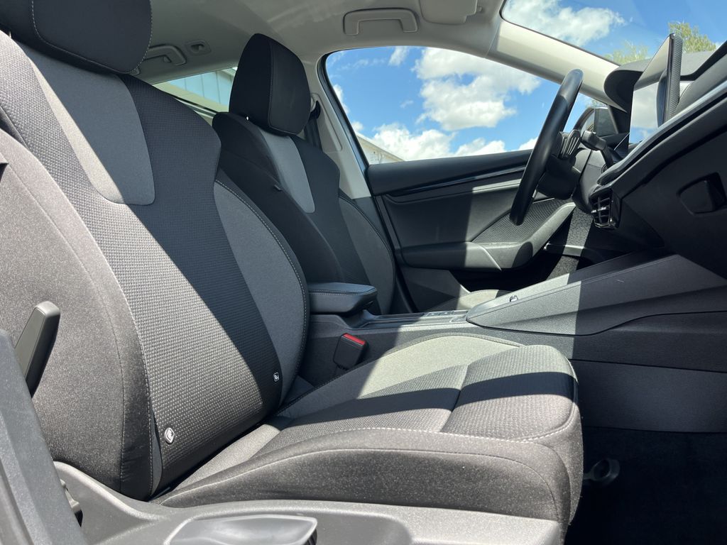 Skoda Octavia Combi 2.0 TDI 4x4 DSG Blackline 15