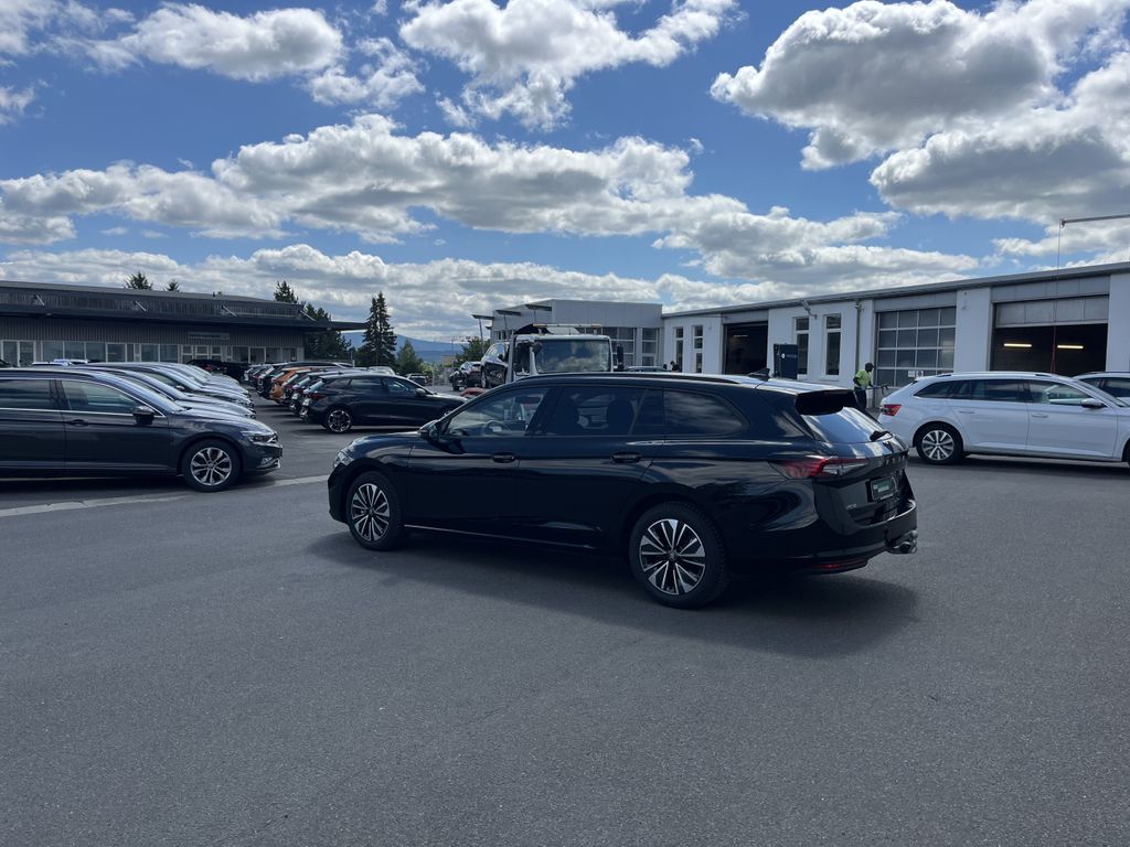 Skoda Superb Combi 2.0 TSI DSG Selection 11