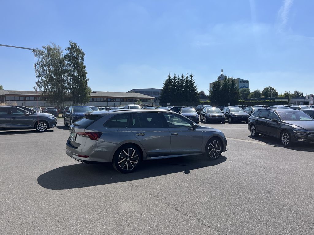 Skoda Octavia Combi 2.0 TDI DSG Sportline 8
