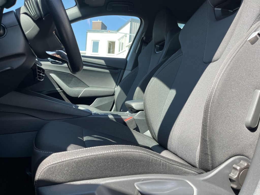 Skoda Octavia Combi 2.0 TDI DSG Sportline 13