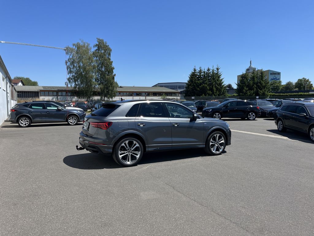 Audi Q3 40 2.0 TFSI quattro S tronic S line 8