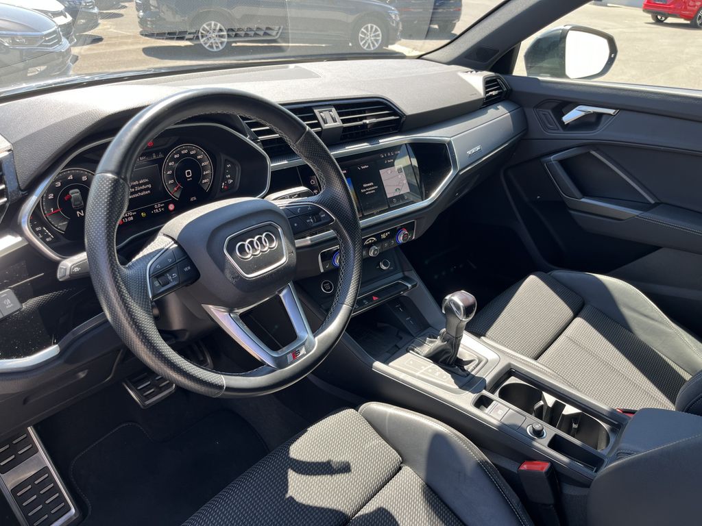 Audi Q3 40 2.0 TFSI quattro S tronic S line 12