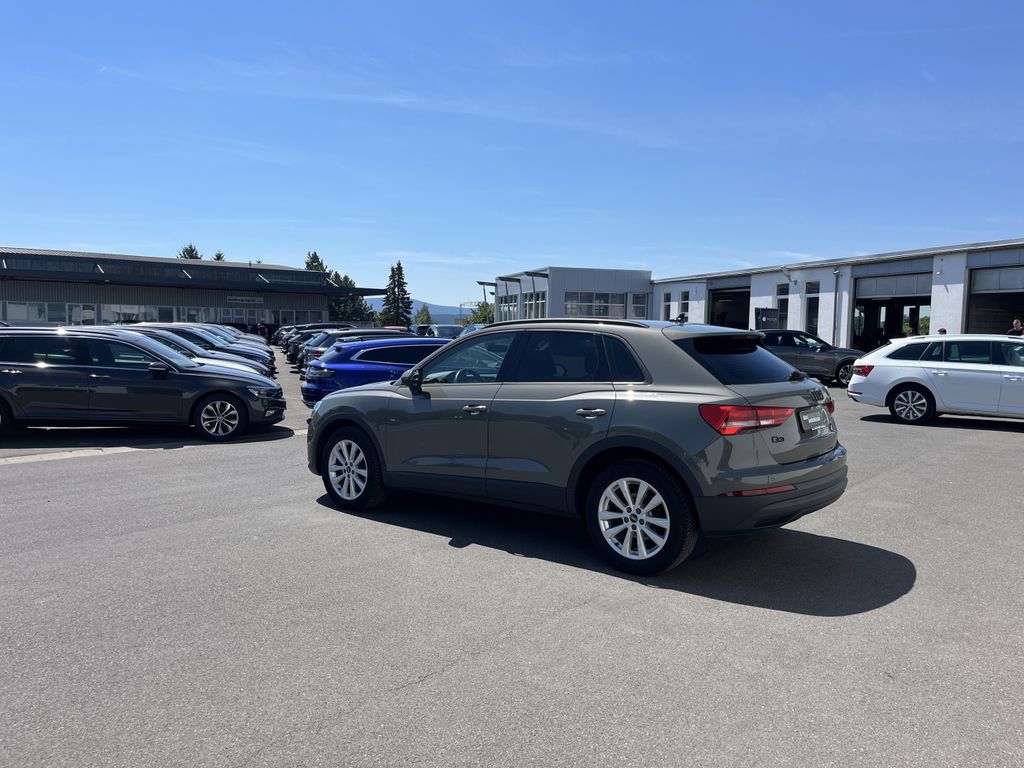 Audi Q3 35 2.0 TDI S tronic 11