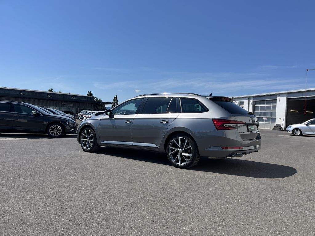 Skoda Superb Combi 2.0 TSI DSG Sportline 10