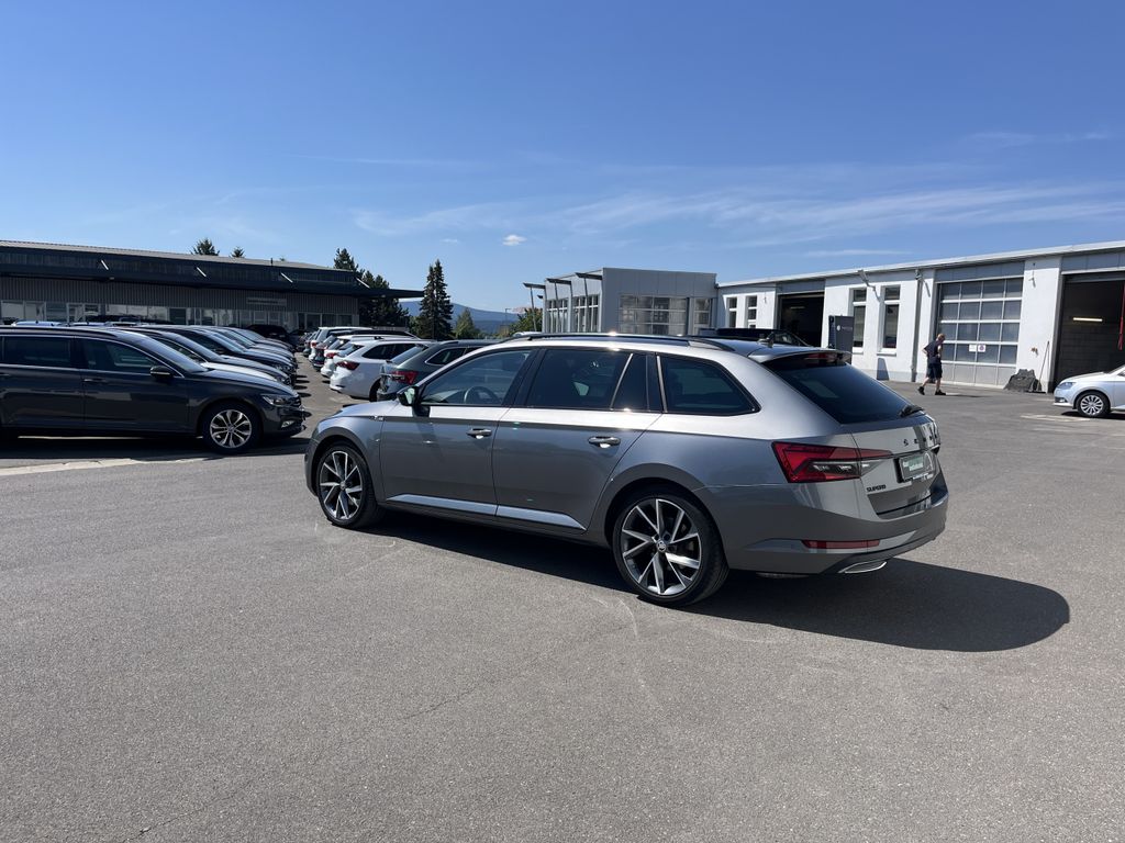 Skoda Superb Combi 2.0 TSI DSG Sportline 11