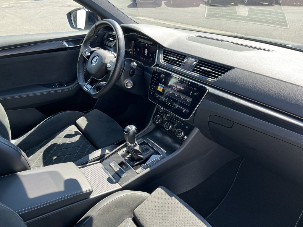 Skoda Superb Combi 2.0 TSI DSG Sportline 14