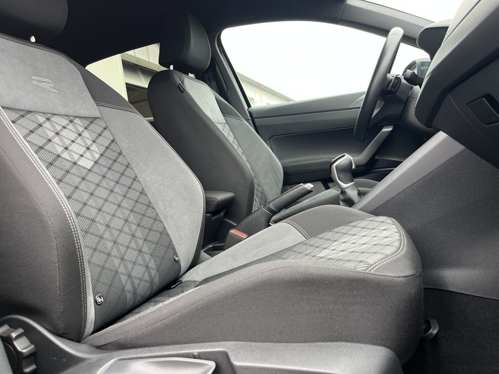 Volkswagen Taigo 1.5 TSI DSG R-Line 15