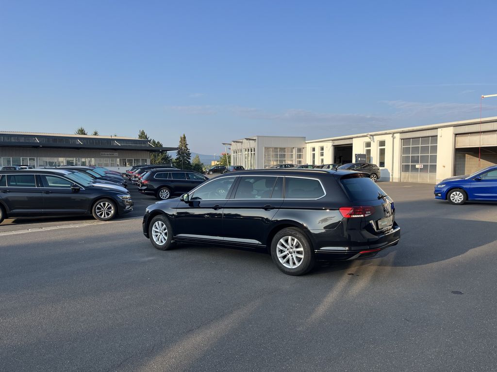 Volkswagen Passat Variant 2.0 TDI DSG Business 11