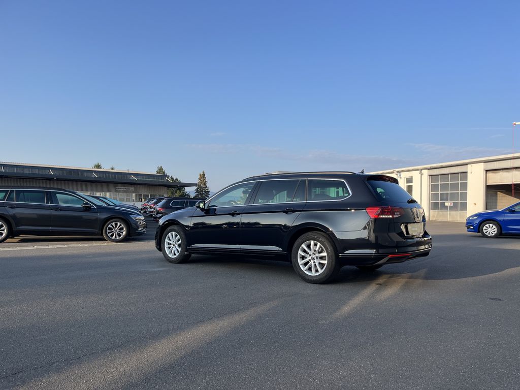 Volkswagen Passat Variant 2.0 TDI DSG Business 10