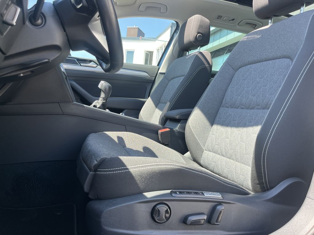 Volkswagen Passat Variant 2.0 TDI DSG Business 13