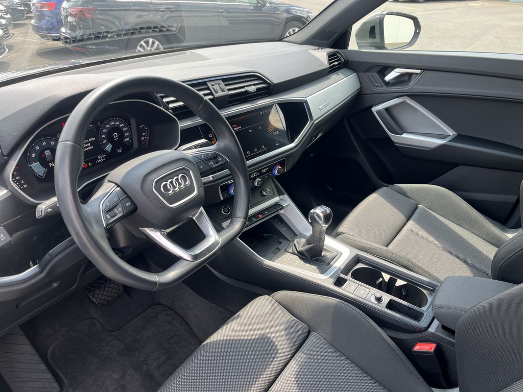 Audi Q3 35 1.5 TFSI S tronic S line 12