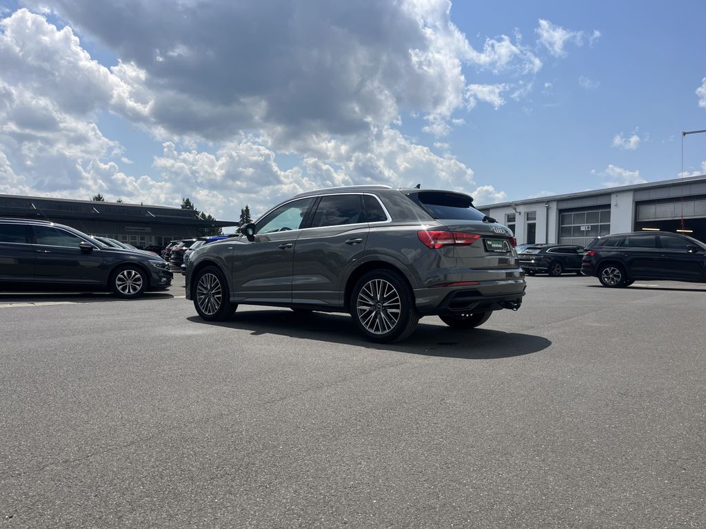 Audi Q3 35 1.5 TFSI S tronic S line 10