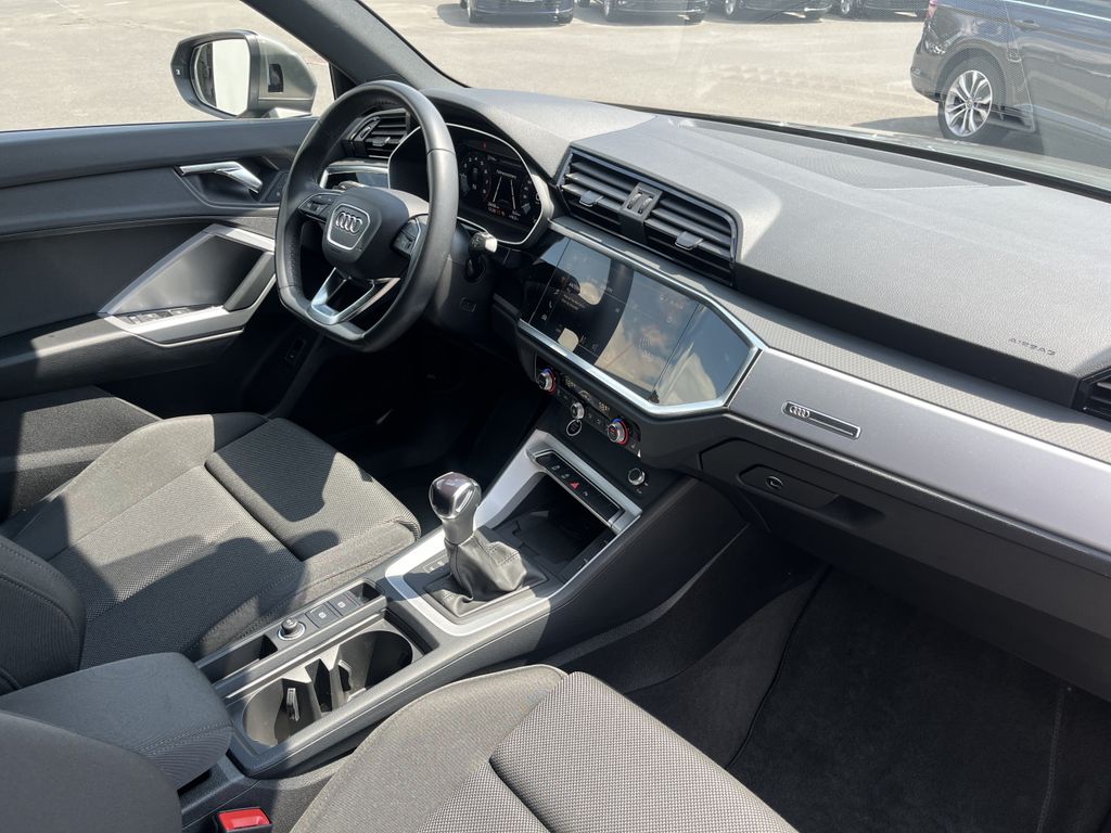 Audi Q3 35 1.5 TFSI S tronic S line 14