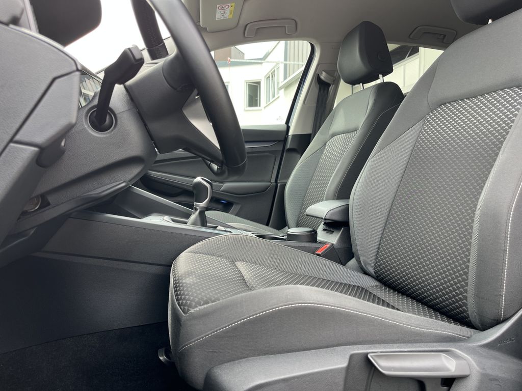 Volkswagen Golf 1.5 TSI ACTIVE 13