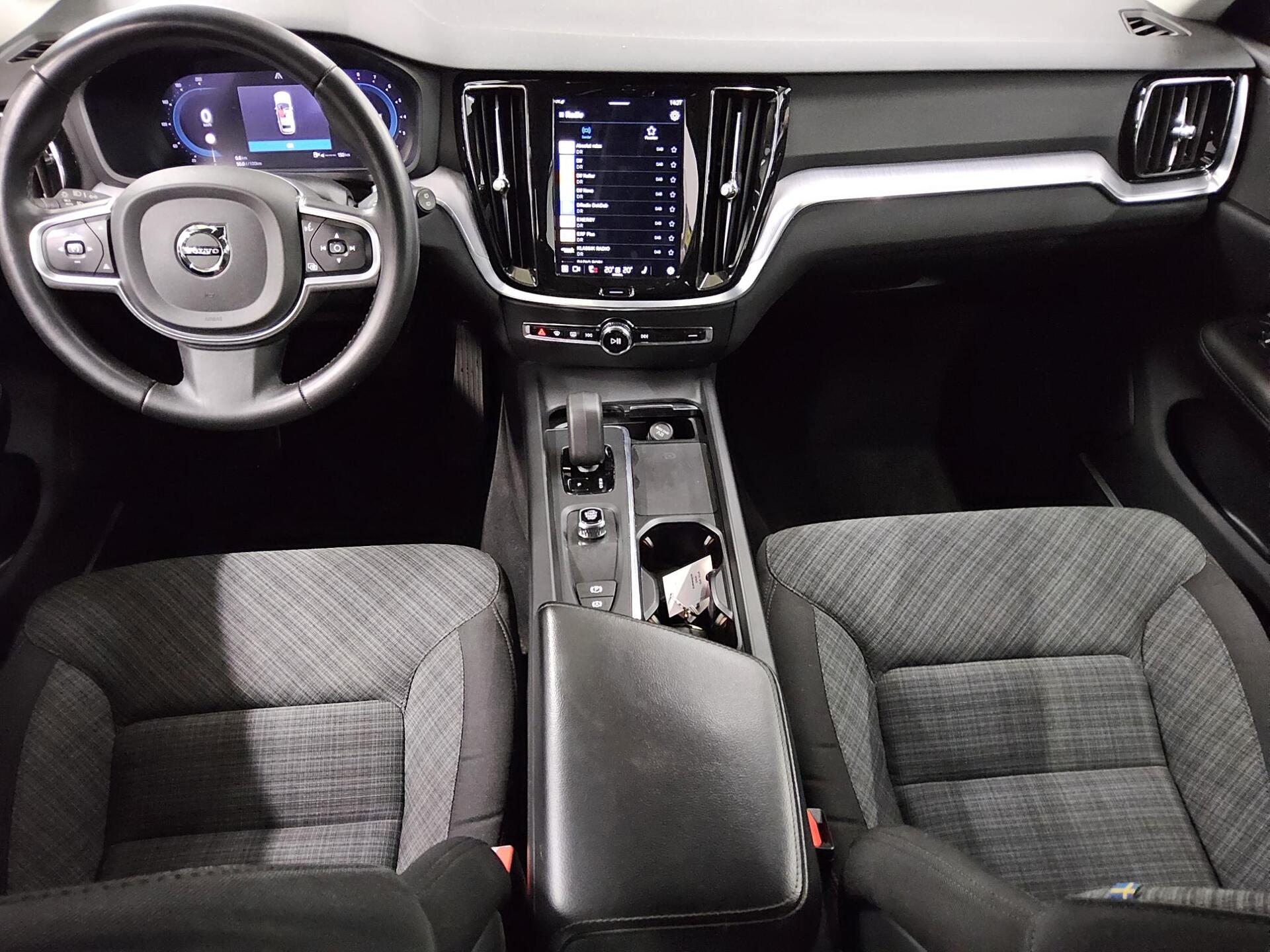 Volvo V60 B3 Essential Navi LED RFK 4xShz PDC 5