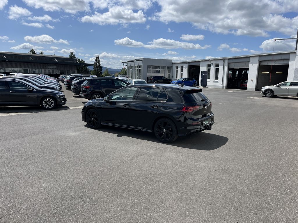 Volkswagen Golf 1.5 TSI DSG R-Line Black Style 10