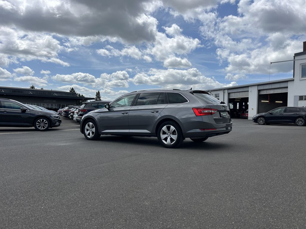 Skoda Superb Combi 1.5 TSI DSG Ambition 9
