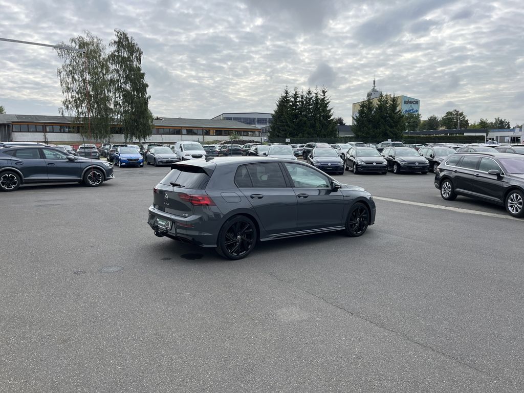 Volkswagen Golf 1.5 TSI DSG R-Line Blackline Style 8