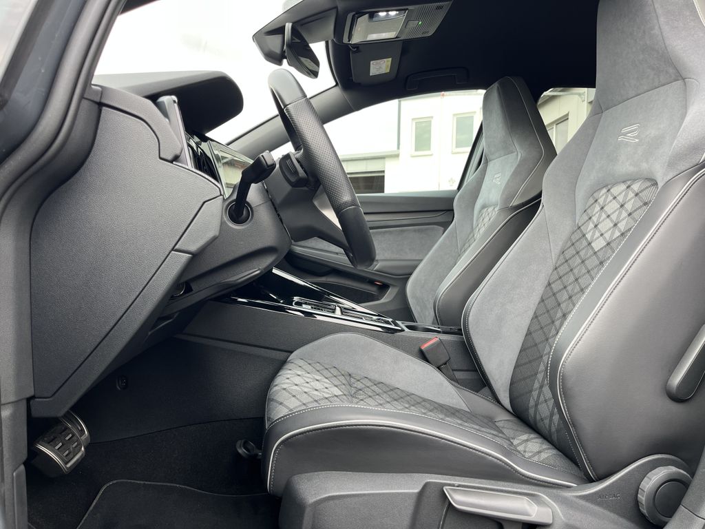 Volkswagen Golf 1.5 TSI DSG R-Line Blackline Style 13